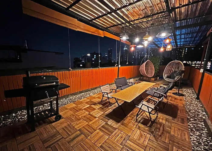 4 Bedroom House With Beautiful Rooftop Near Bts Ekkamai Villa