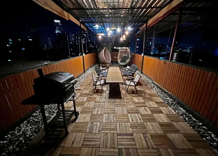 Villa 4 Bedroom House With Beautiful Rooftop Near Bts Ekkamai
